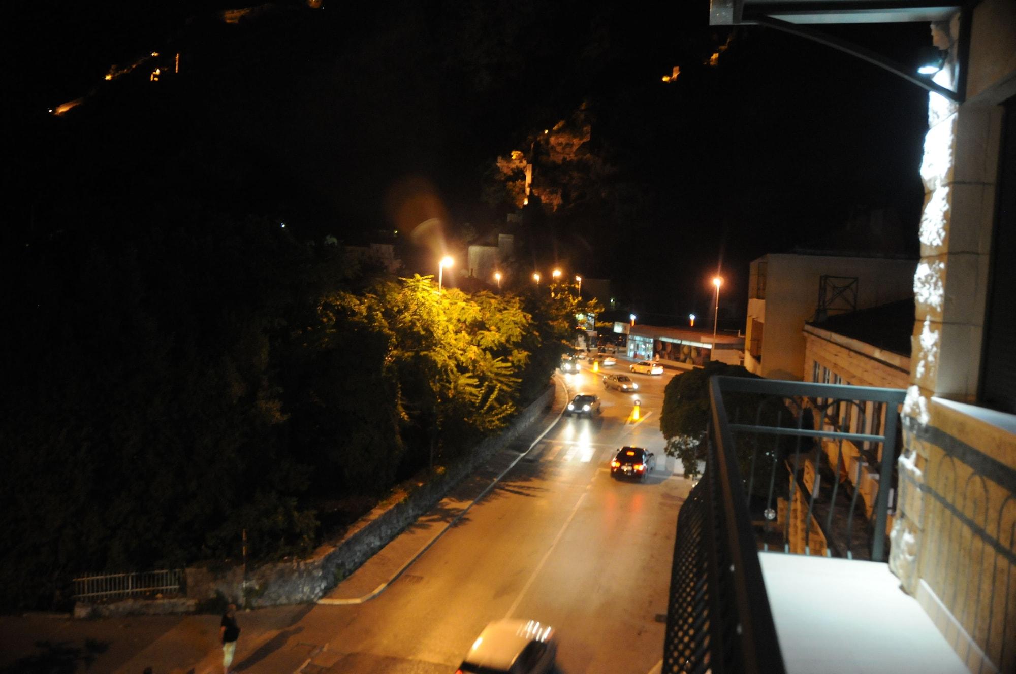 Hotel Porto In Kotor Bagian luar foto