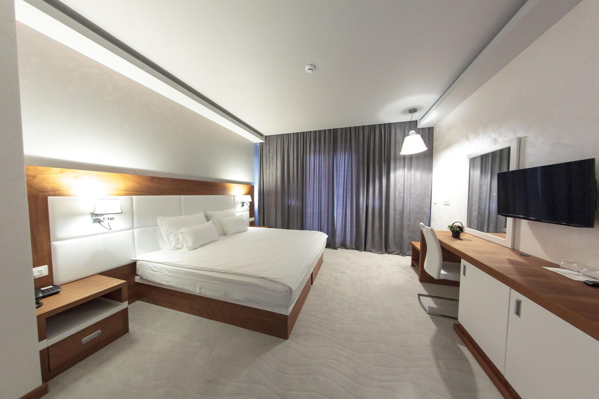 Hotel Porto In Kotor Bagian luar foto