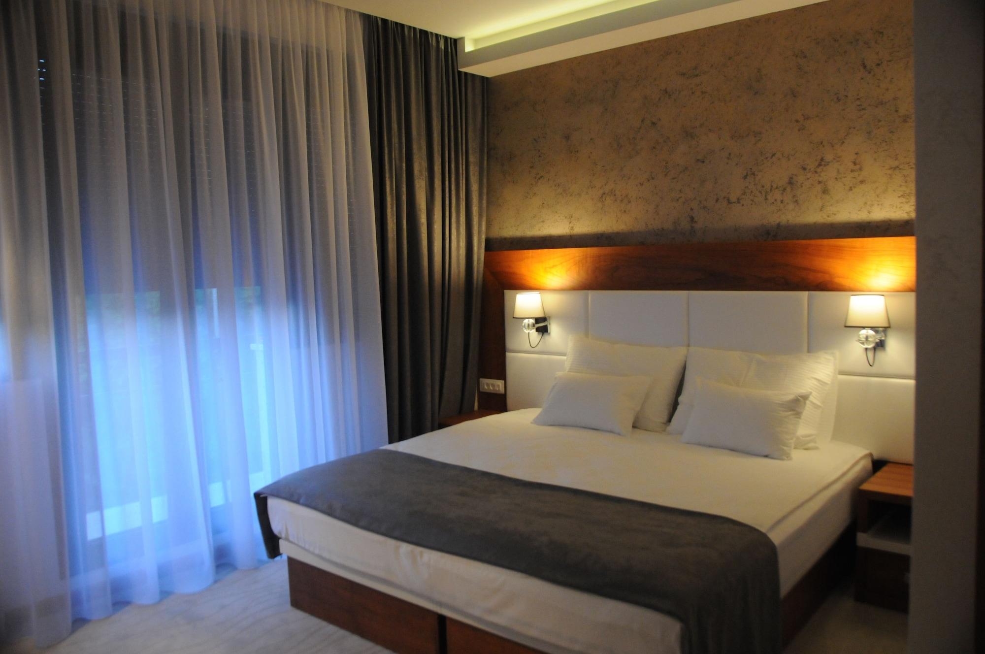 Hotel Porto In Kotor Bagian luar foto