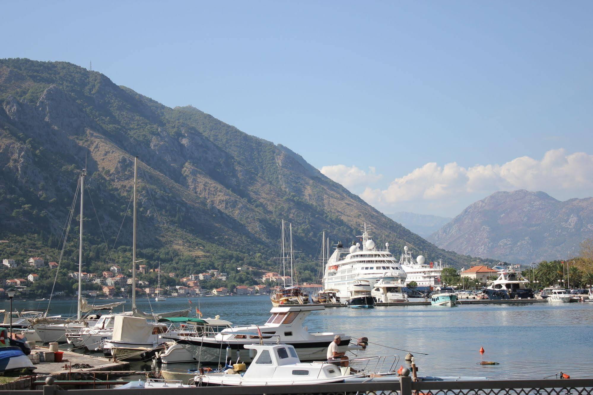Hotel Porto In Kotor Bagian luar foto