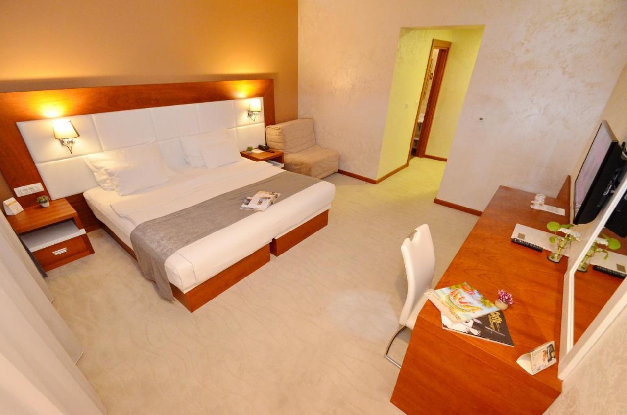 Hotel Porto In Kotor Bagian luar foto